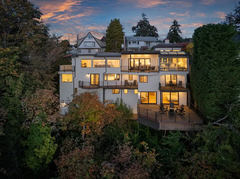 West Seattle | Ocean & Mountain Views + Balcony - Image 1