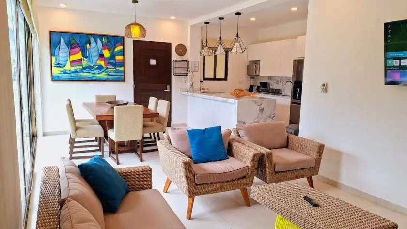 Fully equipped condo, 3 bedrooms, two pools and a beach - Image 1