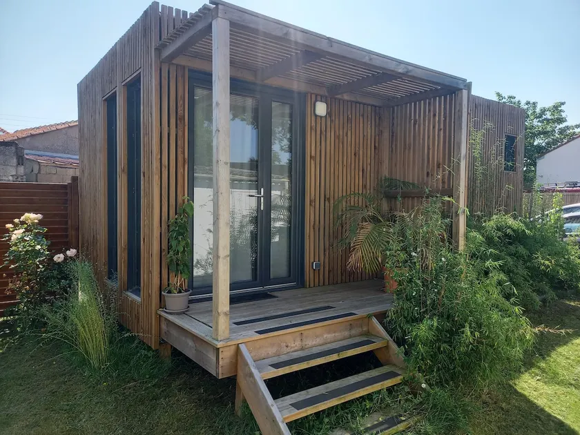 Independent garden studio – 10 minutes from the airport - Image 1
