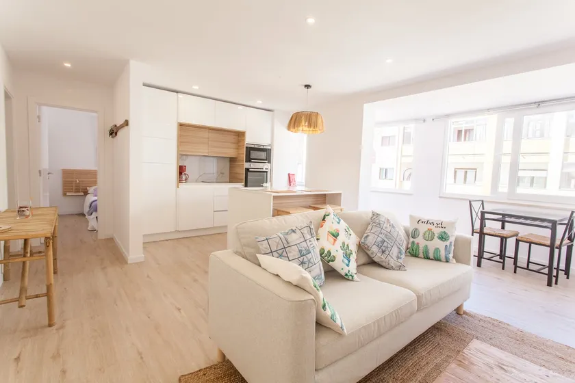 Sea Surf & The City- Beach Apt-Air Cond - Image 1