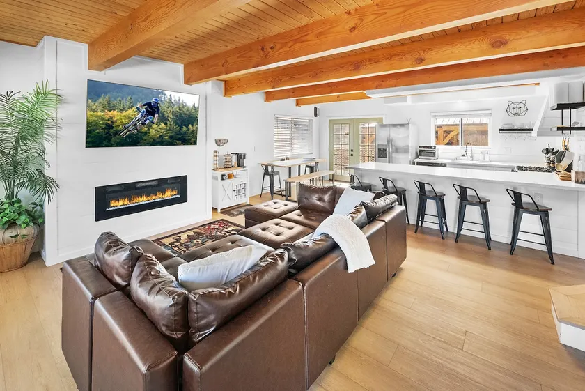 Modern Bearadise Hideaway: Spa, Firepit, 3Bdr - Image 1