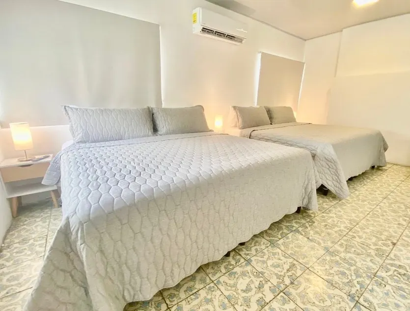 Full Studio Apt King Beds AC City Hotspots Access - Image 1