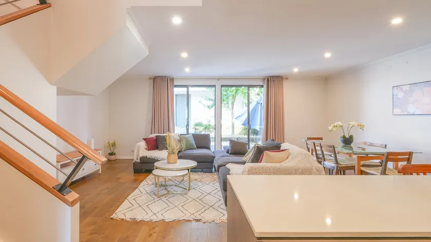 4BR | Pool & Tennis | Walk to Station | Rouse Hill - Image 1