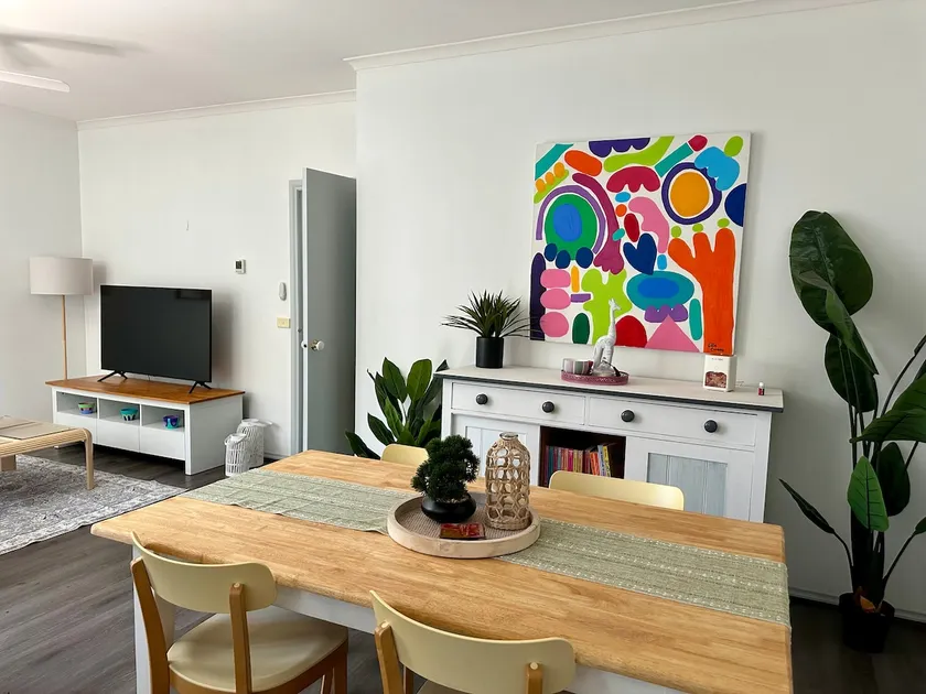 Stylish Townhouse in Kensington - Image 1