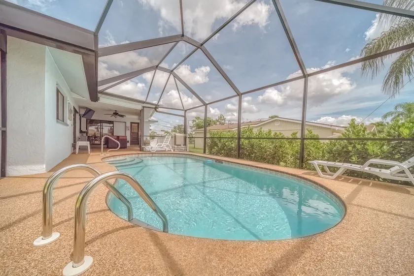 NOUVEAU! Cape Coral Home avec patio somptueux et piscine privée - Image 1