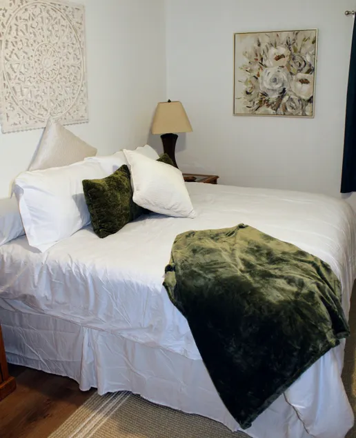 Comfortable Desert Hide-Away - Image 1