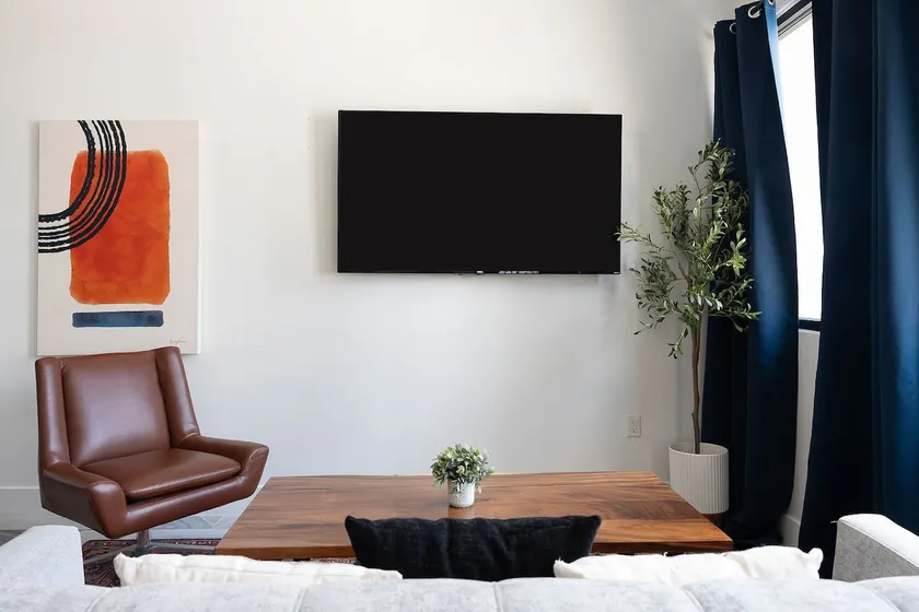 Downtown Loft No. 1814 - Image 1