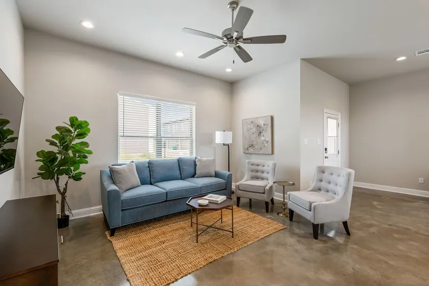 Cute Townhome | Metairie Center Shopping Area 203 - Image 1