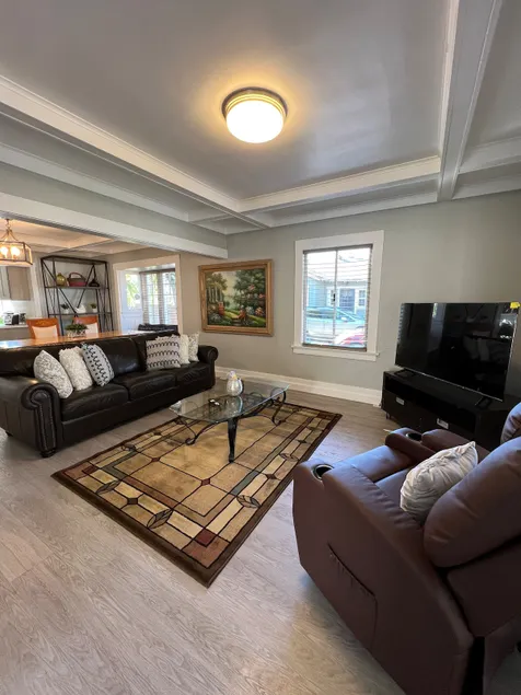 Cozy 3-Bedroom Bungalow Near Old Town Pasadena - Image 1