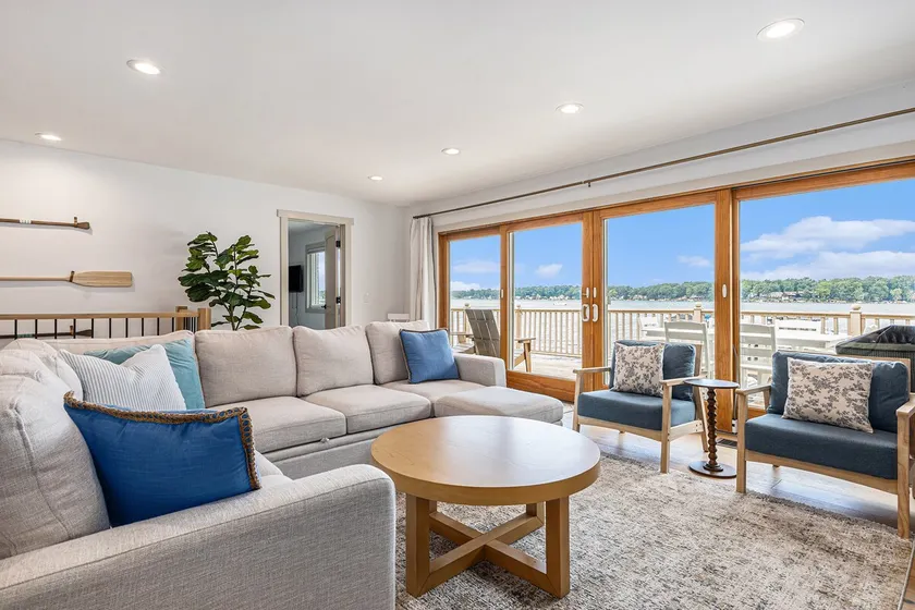Lakeshore Haven - Image 1