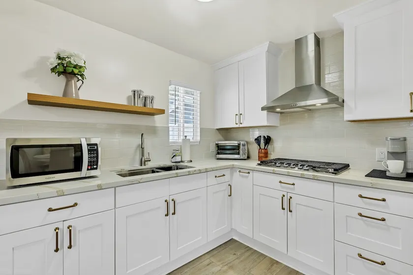 Central, Single Story Home | USC | Spacious | SOFI - Image 1
