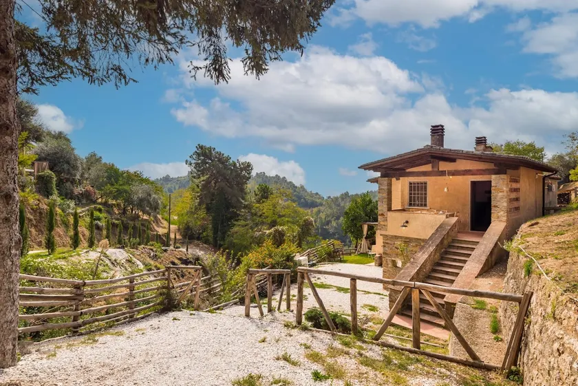 Rustic surrounded by nature 15 minutes from the sea - Image 1
