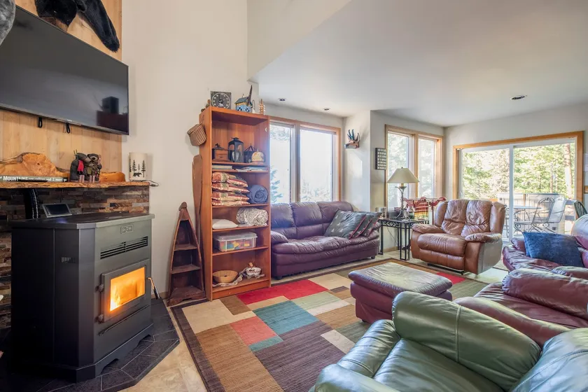 Lakeview retreat, Hottub, Summer dates available! - Image 1