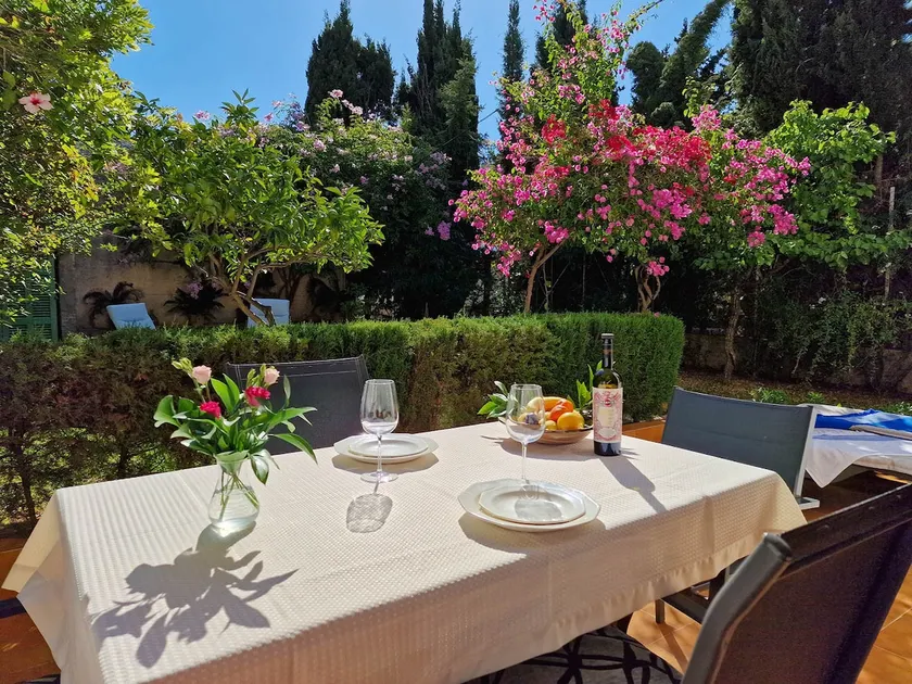 Apartment Bougainvillea - Image 1