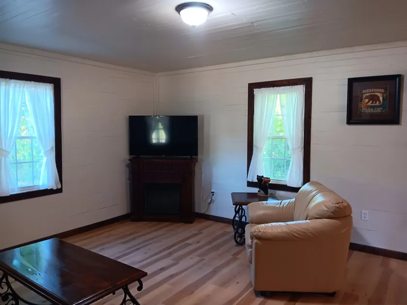 Appalchia, 150 Yr Old Cabin - Image 1