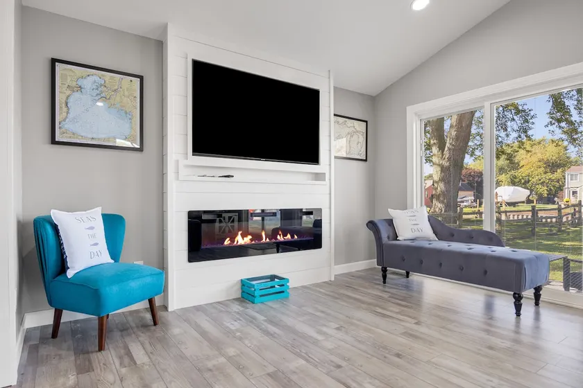 Charming Canal Front Retreat Perfect Relaxation - Image 1