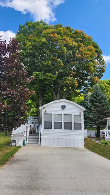 Mini Michigan Paradise - Image 1