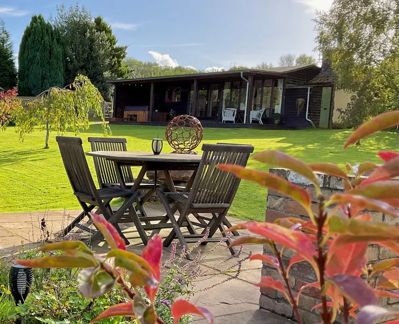 Eden lodge (with private hot tub) - Image 1