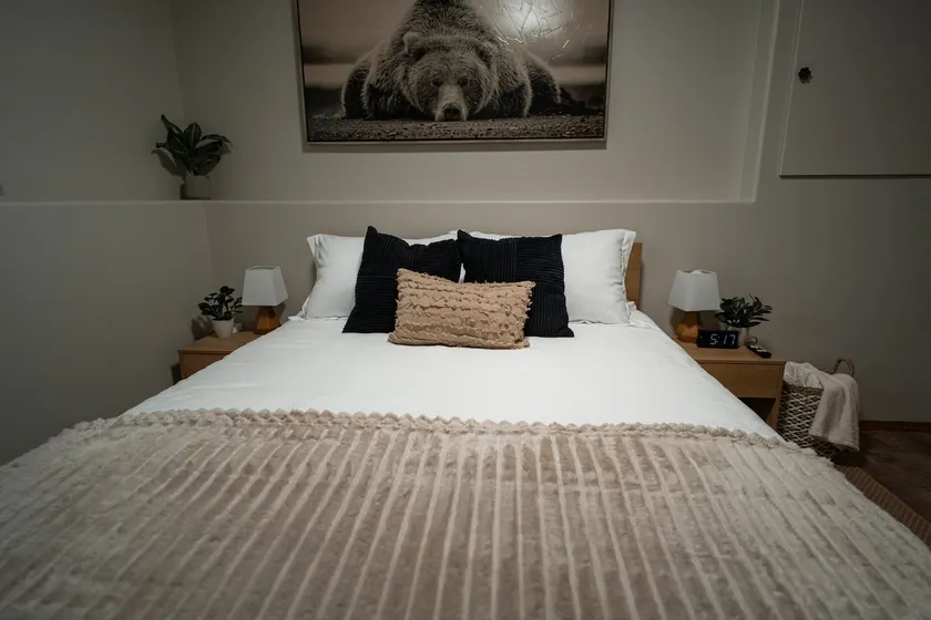 The Hidden Bear- Private Guest Suite - Image 1