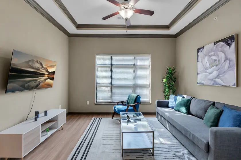 Cozy 2BR- Pool,Gym,Pkng,Near BOK Ctr&Arts Dstrct - Image 1
