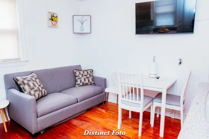 2BR Condo w/ Metro & Parking! - Image 1