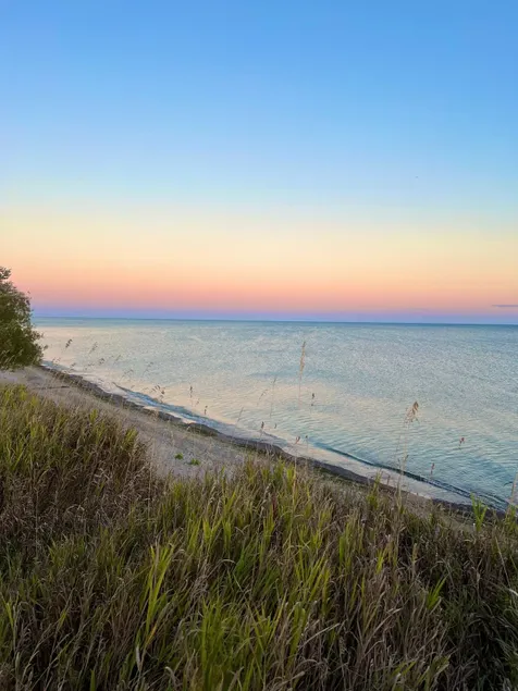 Lakehouse Living - Image 1