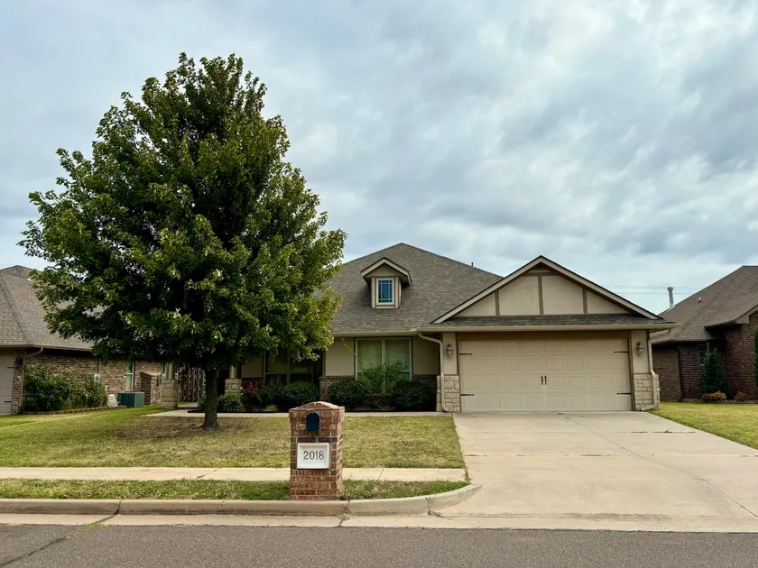 Beautiful Cozy Edmond Home with Storm Shelter - Image 1