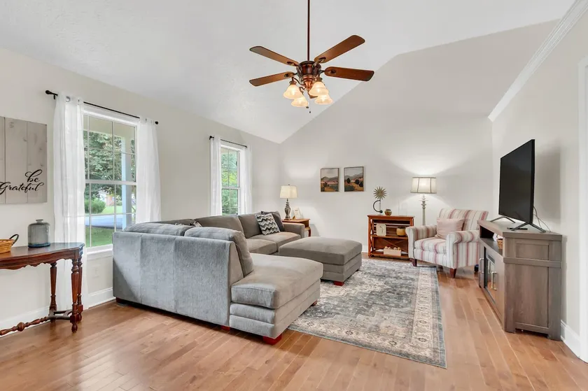 Clean 3BR · Quiet Block · Backyard with Hoop - Image 1