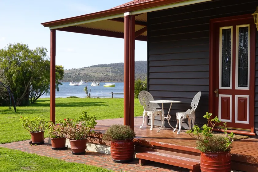 Waterfront Casilda House - Whole Home w/Ensuites - Image 1