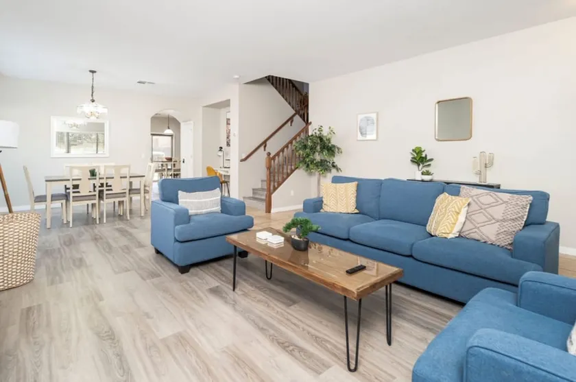 Spacious - 6 Bedroom / 3 Bath Home. Sleeps 12 - Image 1