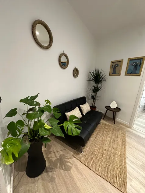 Full apartment in Madrid - Image 1