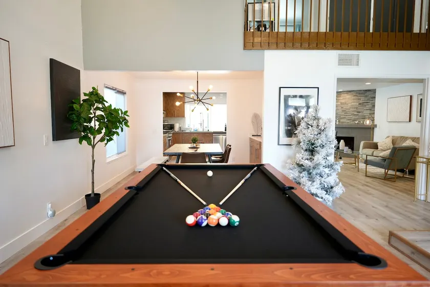 Pool Table & Nr Disneyland 4 Bedrooms 3.5 Baths - Image 1