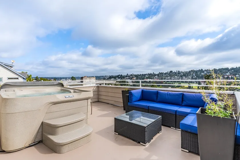 Majestic Views with a Hot Tub! - Image 1