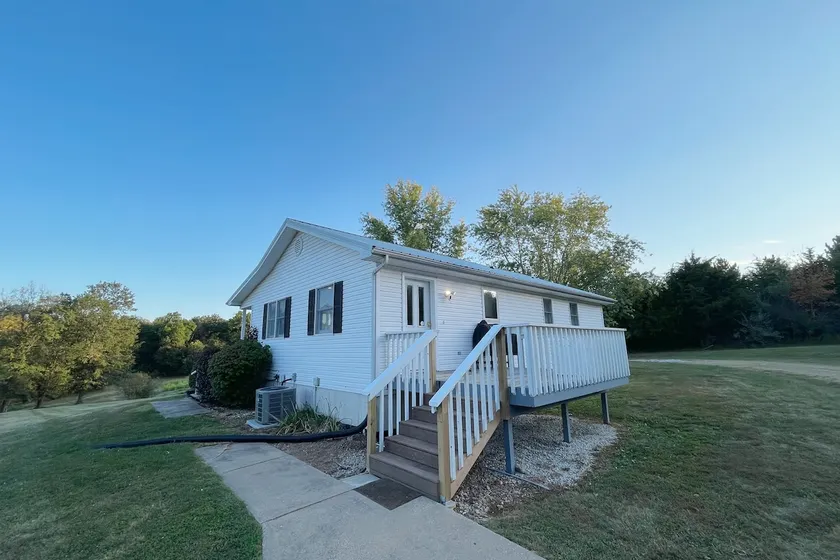 Renovated Family Home - 5 Acres - Image 1