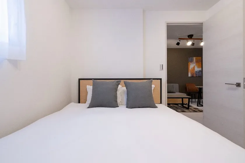 Sumyca Osaka's apartment, 7-minute walk from Kyobashi station, access to multiple train lines, double bed. - Image 1