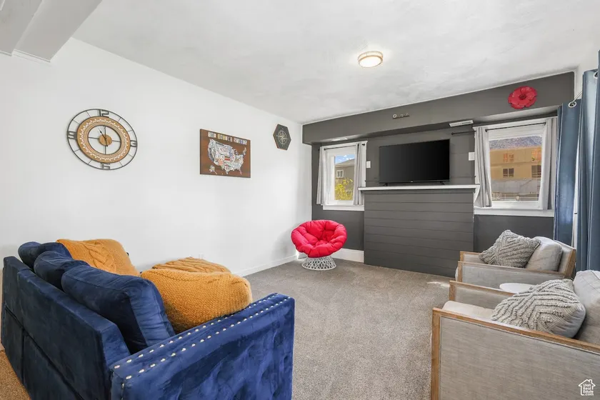 Private 25th Street Apartment - Image 1