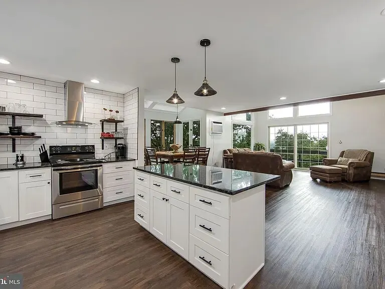 Gorgeous MT-View Camelback Home Sleep 12 - Image 1
