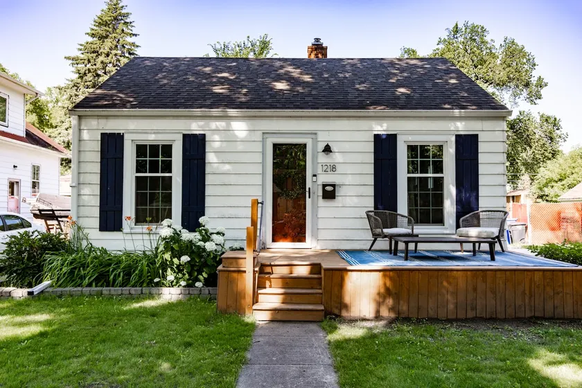 The cozy little white house - Image 1