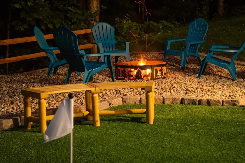 Family Weekend Retreat~Hot Tub~Game Room~Putt Putt - Image 1
