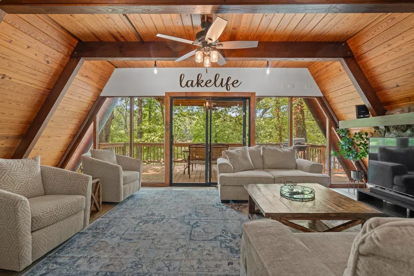 Quaint Lake Home | Kayaks, Swim Dock, Bunk Room! - Image 1