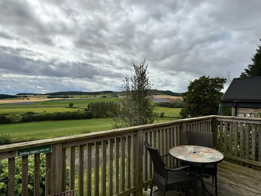 Fox Lodge with Hot Tub - Image 1