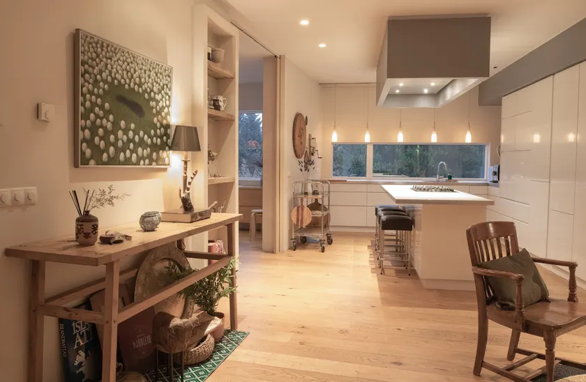 New spacious 4 bedroom house - Image 1