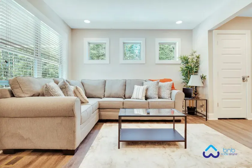 Spacious 4-bedroom Marietta Home w/ free parking - Image 1