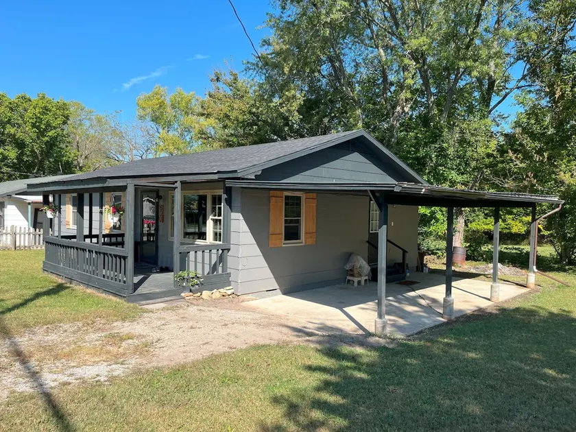 Grey Cottage - Image 1