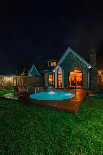 TELESKOP SUIT BUNGALOV - Image 1