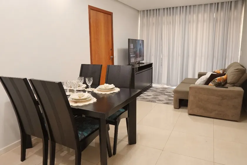 Beautiful apartment with elevator, 2 parking spaces - Image 1