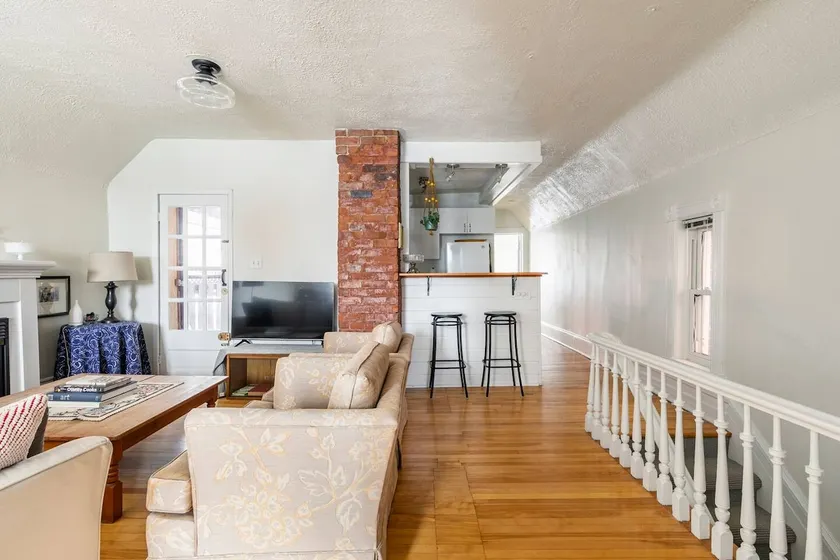 Cozy 2 Bedroom in Centretown - Image 1