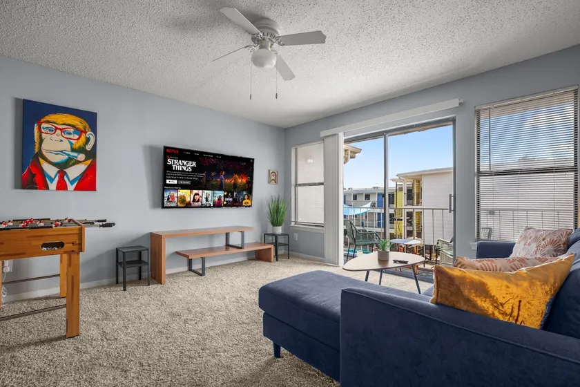 Stylish & Roomy • Heart of ATX • Parking/Wifi - Image 1