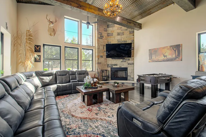 Private 40-Acre Retreat • Sleeps 17 • 1hr from KC - Image 1