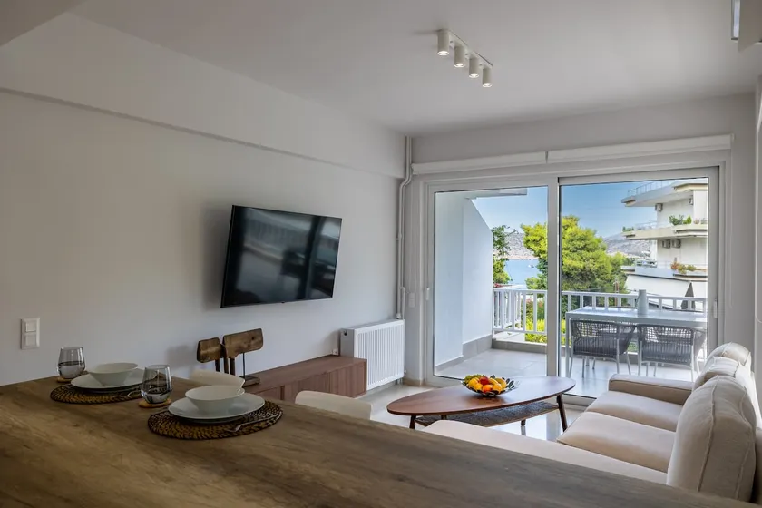 Ferrari Sea View Apartment - Image 1